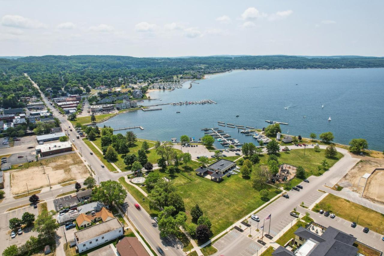 Boyne City Cottage Walk To Downtown And Lake! ภายนอก รูปภาพ