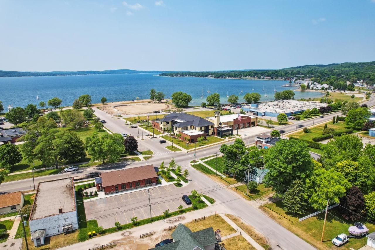 Boyne City Cottage Walk To Downtown And Lake! ภายนอก รูปภาพ